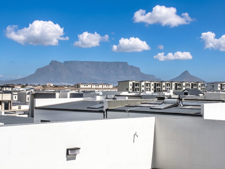6 Bedroom Property for Sale in Sandown Western Cape